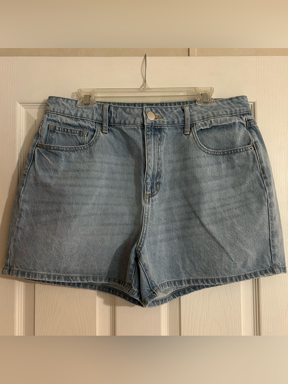 ARULA Light Wash High-Rise Denim Shorts